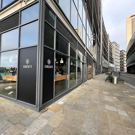 Spacious 2 Bedroom Flat Stunning Waterside View Manchester Buitenkant foto