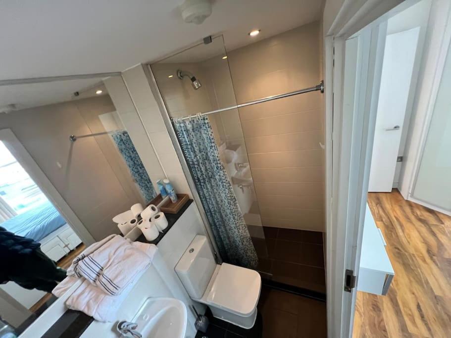 Spacious 2 Bedroom Flat Stunning Waterside View Manchester Buitenkant foto